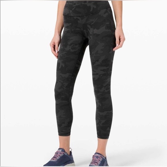lululemon athletica Pants - Lululemon Wunder Under Crop leggings in a camouflage pattern size 12